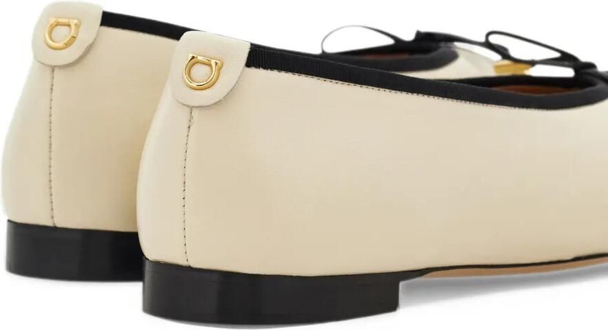 Ferragamo ballet flat with bow detail Beige - Foto 4