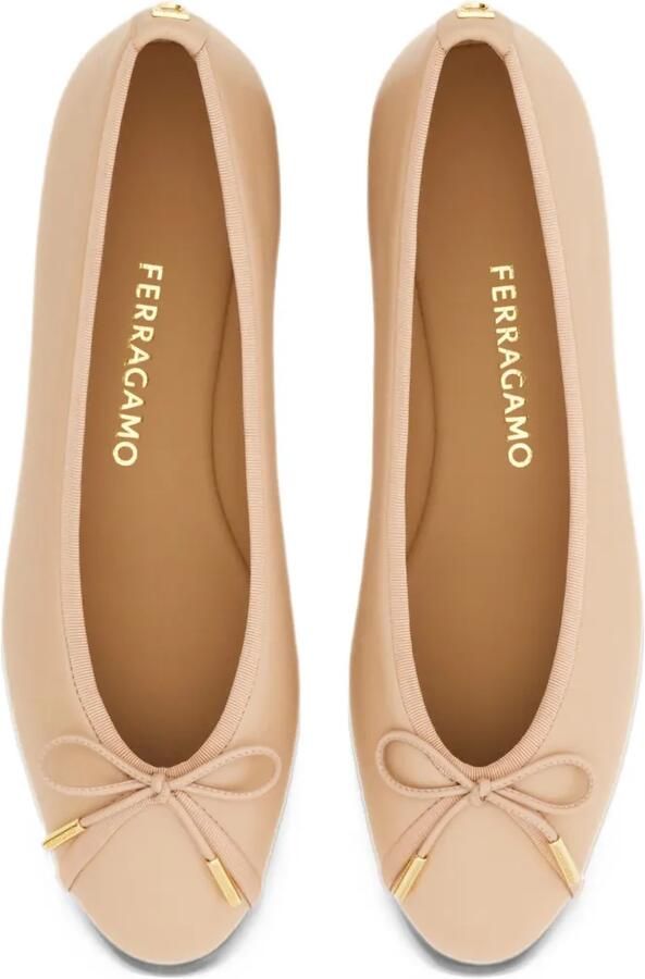 Ferragamo ballet flat with bow detail Beige - Foto 3