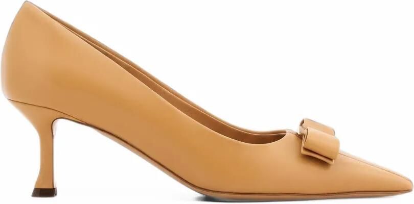 Ferragamo Pumps met strikdetail Beige