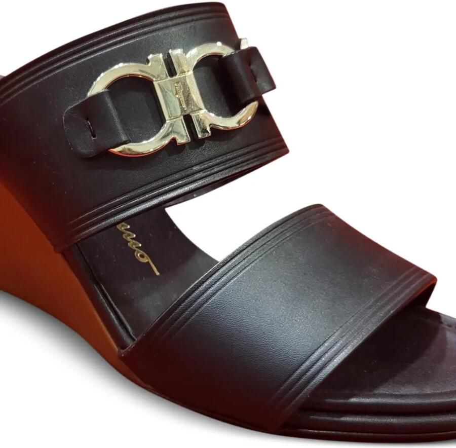 Ferragamo Gancini buckle wedge sandals Zwart