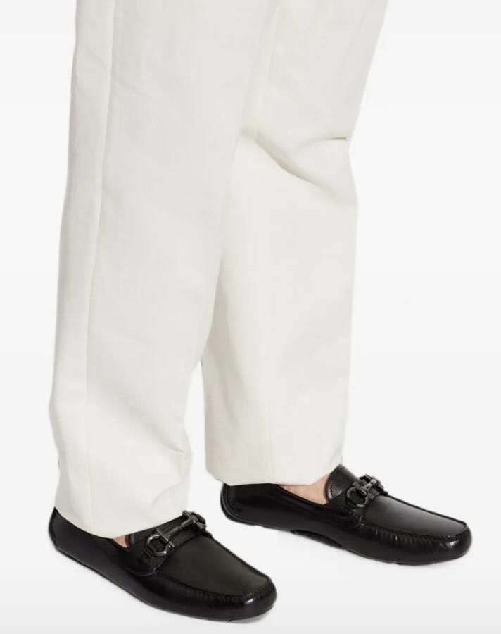 Ferragamo Gancini ornament driver shoes Zwart - Foto 4