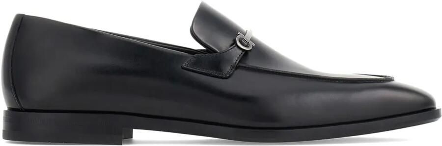 Ferragamo Gancini leren mocassin loafers met bedel Zwart
