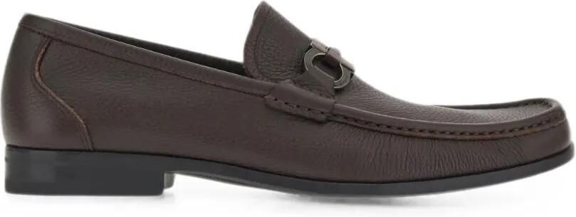 Ferragamo Gancini loafers met gesp Bruin