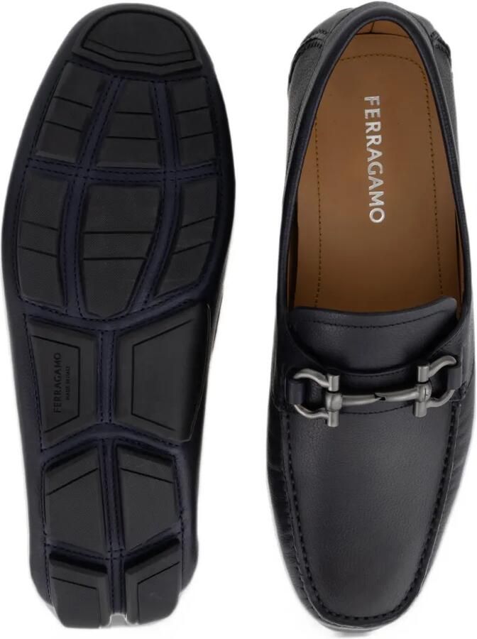 Ferragamo Gancini ornament driver loafers Blauw - Foto 3