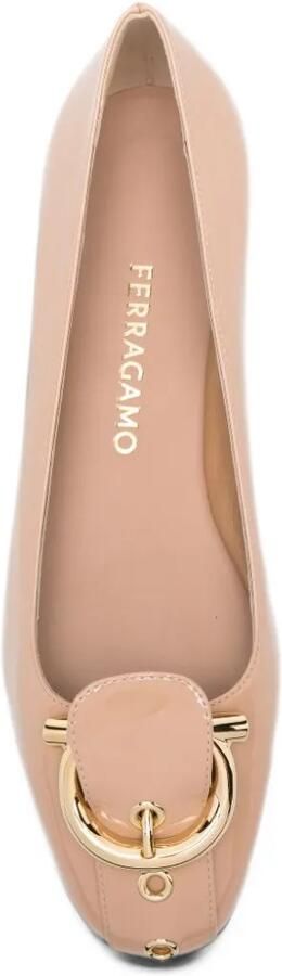 Ferragamo Gancini patent-leather ballet flats Beige - Foto 4