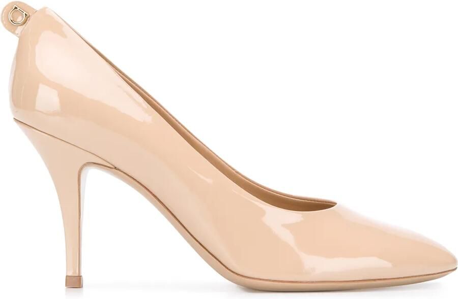 Ferragamo Gancini pumps met puntige neus Beige