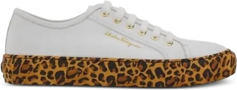 Ferragamo Gancini sneakers met luipaardprint Wit