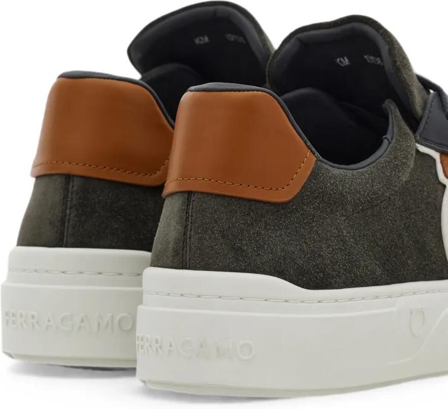 Ferragamo Gancini sneakers met suède vlak Groen