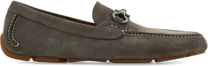 Ferragamo Gancini verfraaide loafers Grijs
