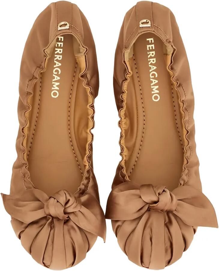 Ferragamo Gesmockte ballerina's met strik Beige - Foto 2
