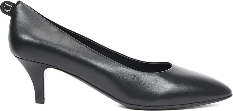 Ferragamo Leren pumps met kittenhak Zwart