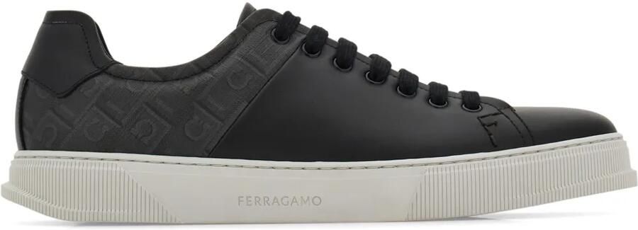 Ferragamo Leren sneakers met logopatroon Zwart