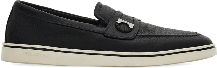 Ferragamo Loafers met Gancini-ornament Zwart