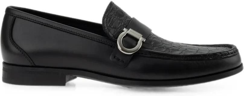Ferragamo Loafers met Gancini ornament Zwart