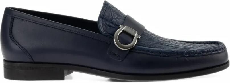Ferragamo loafers with Gancini ornament Blauw