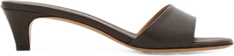 Ferragamo Low-top slippers met hak Zwart