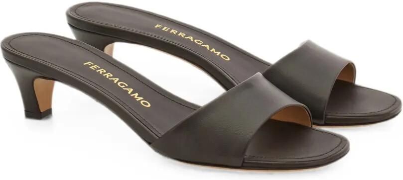 Ferragamo Low-top slippers met hak Zwart - Foto 4