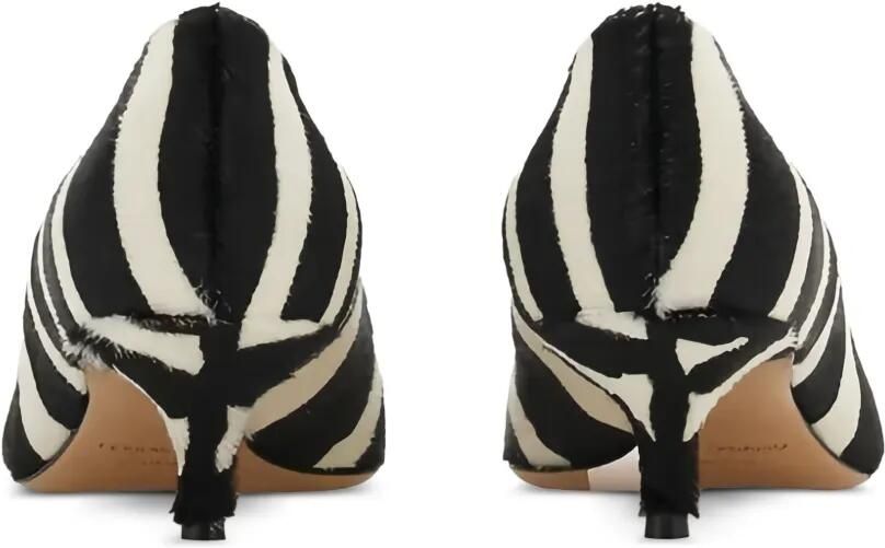 Ferragamo Maxi Gancini pumps met zebra-print en gesp Wit - Foto 4
