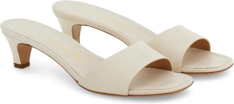 Ferragamo Muiltjes met lage hak Beige - Foto 4
