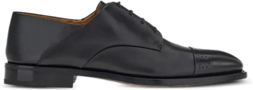 Ferragamo perforated-detail cap-toe derby shoes Zwart