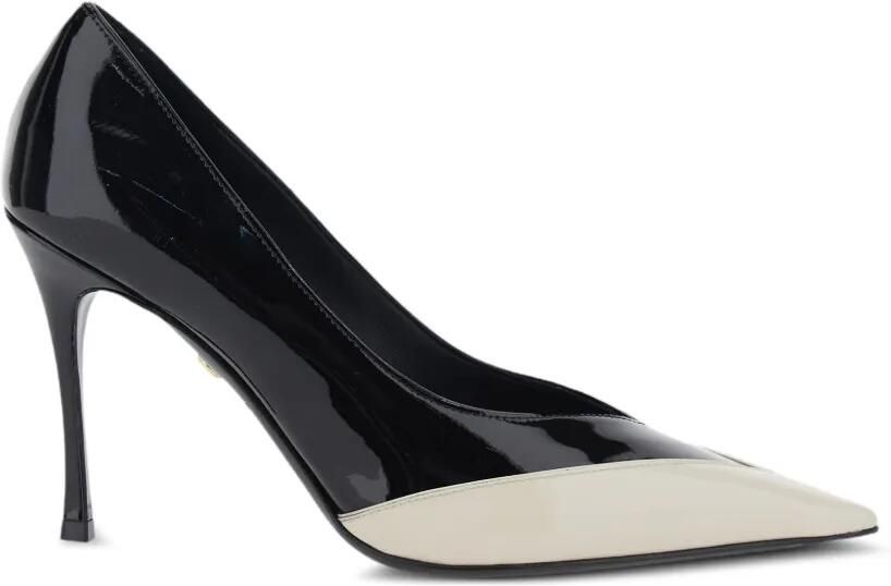 Ferragamo Pumps met puntige neus Zwart