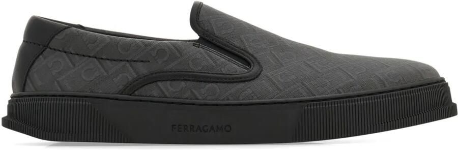 Ferragamo Slip-on sneakers met reliëf Zwart