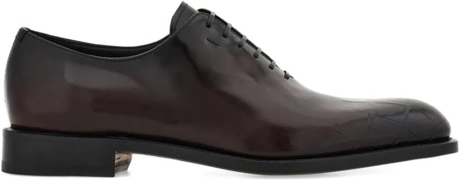 Ferragamo Tramezza Oxford schoenen met krokodillen-print Bruin