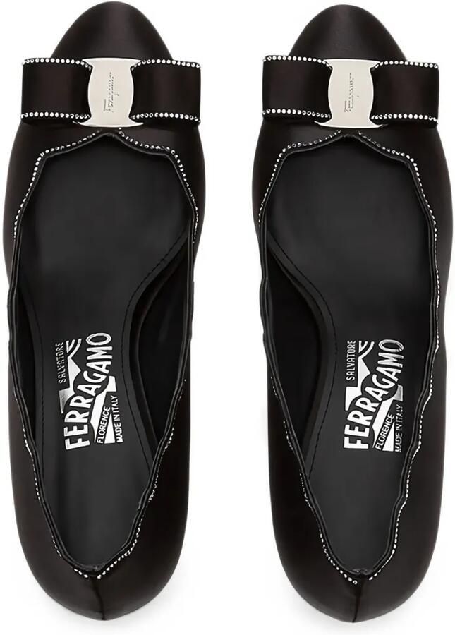 Ferragamo Vara gewelfde pumps met strik Zwart - Foto 2