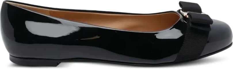 Ferragamo Vara lakleren ballerina's met strik Zwart