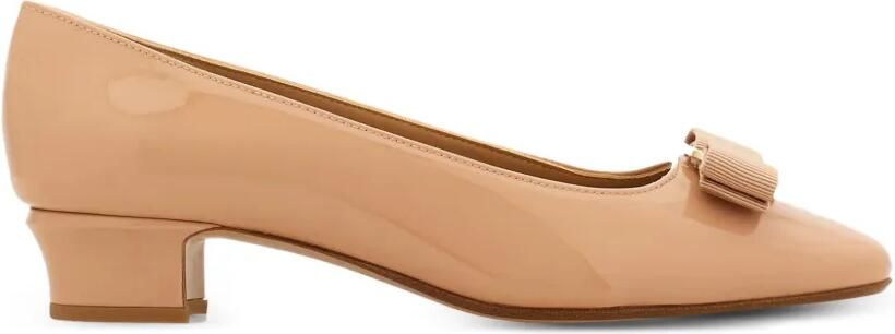 Ferragamo Vara pumps Beige