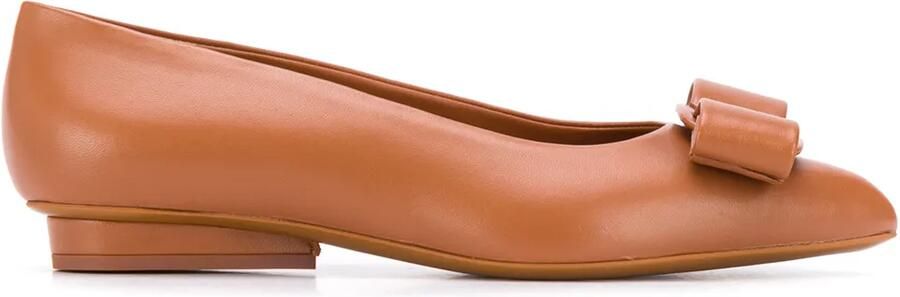 Ferragamo Vara pumps met strik Bruin