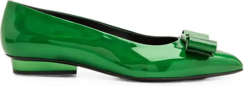 Ferragamo Vara pumps met strik Groen
