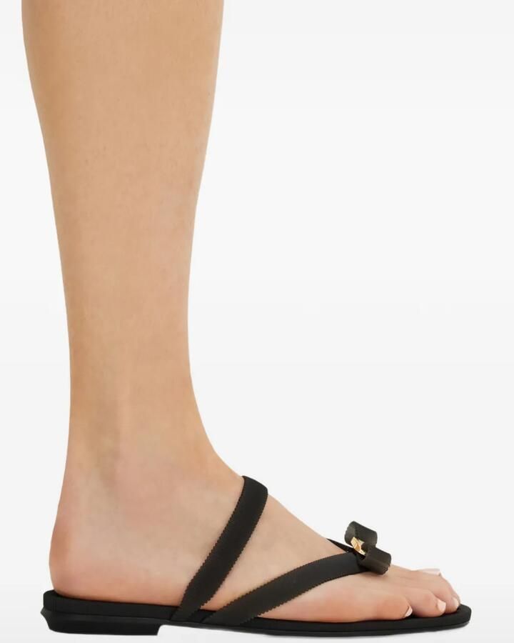 Ferragamo Vara sandalen met strik Zwart - Foto 3