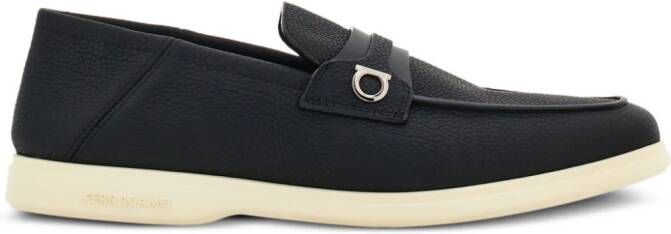 Ferragamo Leren loafers met gancini-plakkaat Zwart