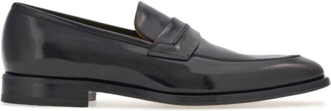 Ferragamo Loafers met puntige neus Zwart