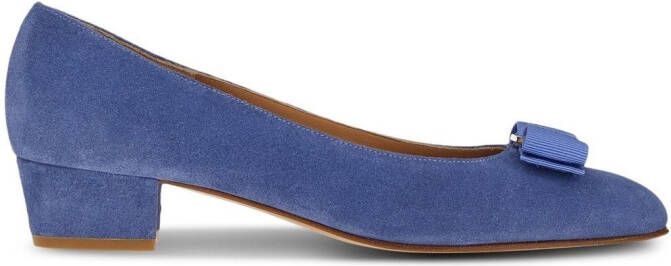 Ferragamo Vara Bow suède pumps Blauw