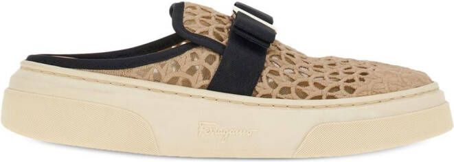 Ferragamo Vara sneakers met strik Beige
