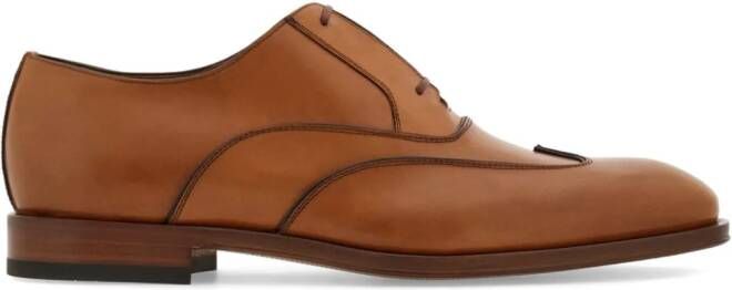 Ferragamo wingtip leather Oxford shoes Bruin