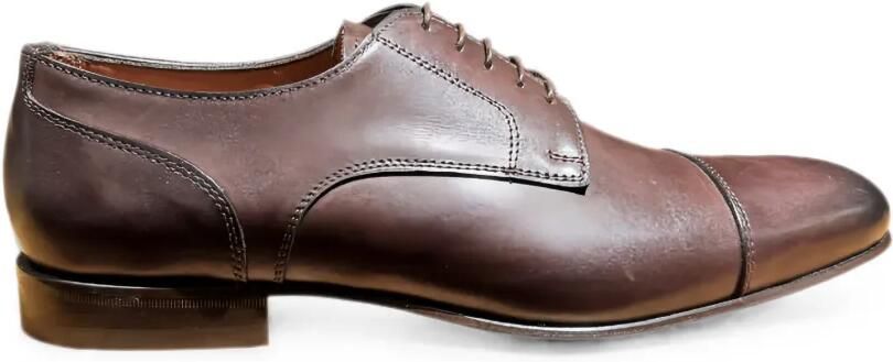 FLECS Veterschoenen met bewerkte neus Bruin