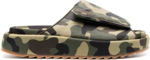 GIABORGHINI Sandalen met camouflageprint Groen