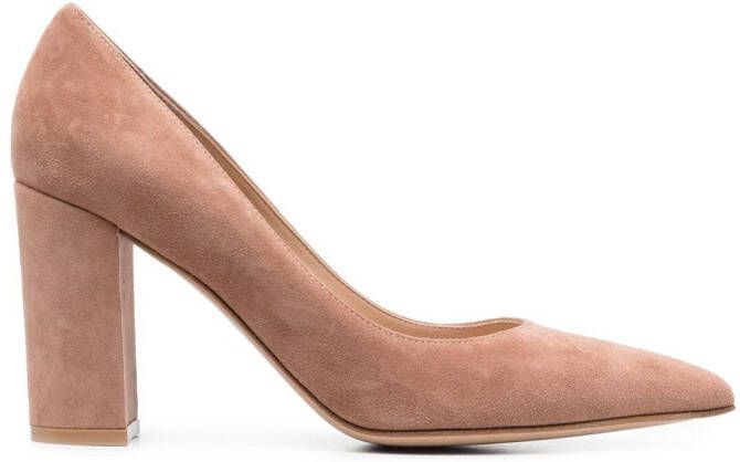 Gianvito Rossi Pumps met puntige neus Beige