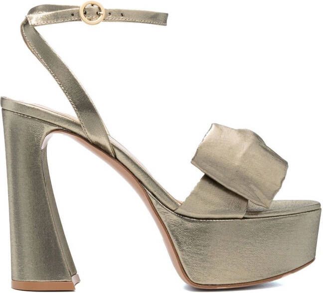 Gianvito Rossi Sandalen met strikdetail Goud