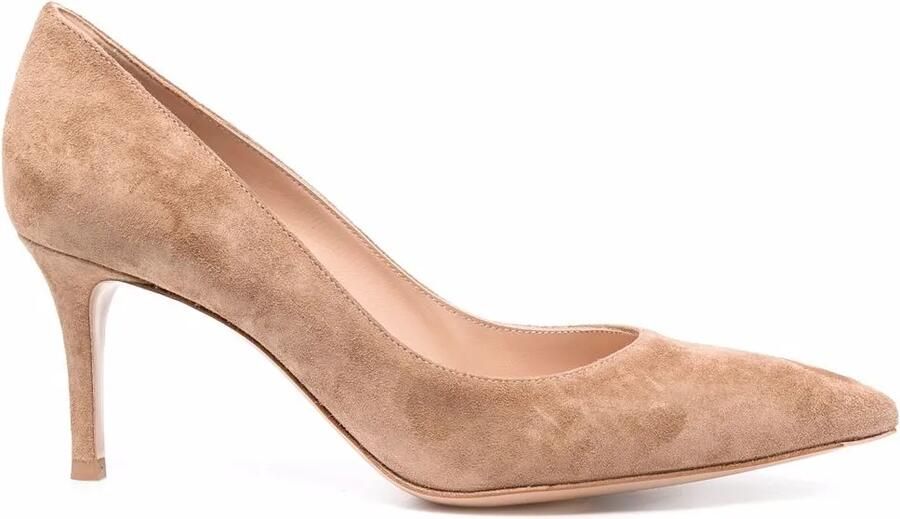 Gianvito Rossi Pumps met puntige neus Beige