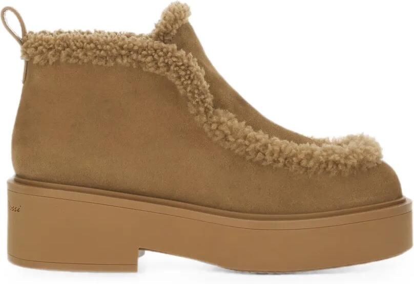 Gianvito Rossi Suède enkellaarzen met lammy afwerking Beige
