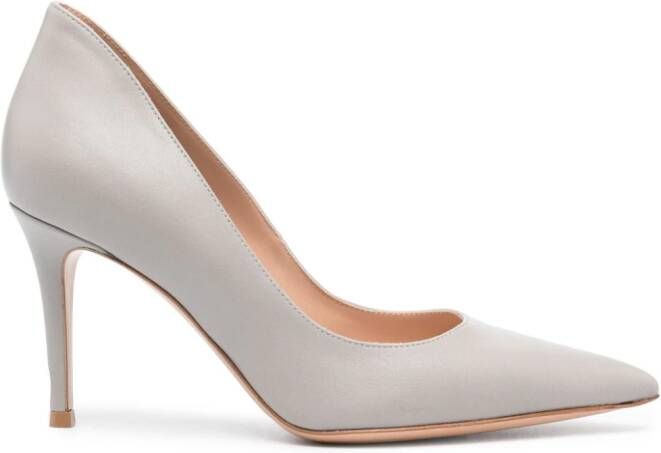 Gianvito Rossi Pumps met puntige neus Grijs