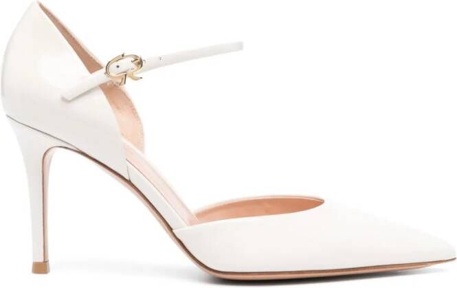 Gianvito Rossi Pumps met puntige neus Wit