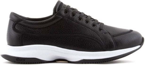 Giorgio Armani Leren sneakers Zwart