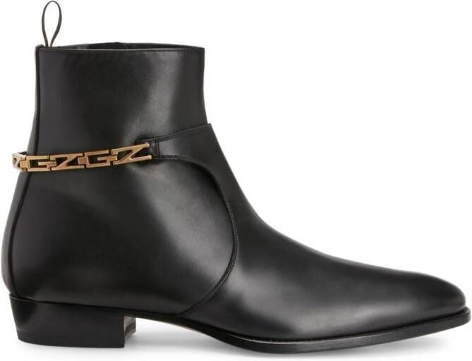 Giuseppe Zanotti Enfield enkellaarzen met monogram-ketting Zwart