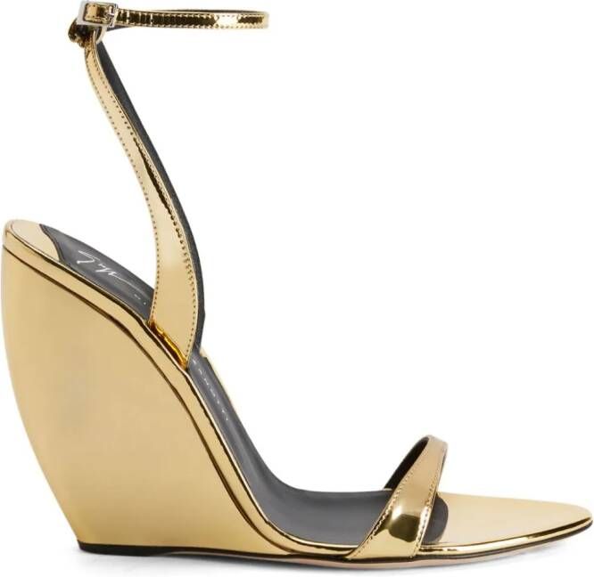 Giuseppe Zanotti Ginnyfer sandalen met sleehak Goud