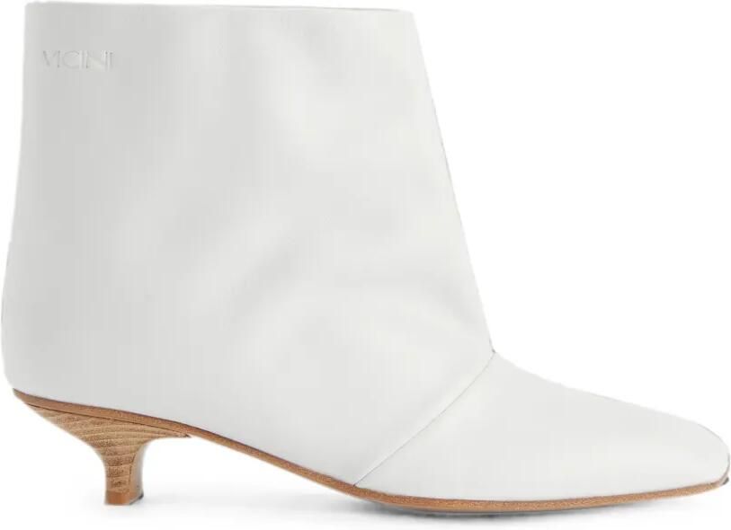 Giuseppe Zanotti Enkellaarzen met puntige neus Wit
